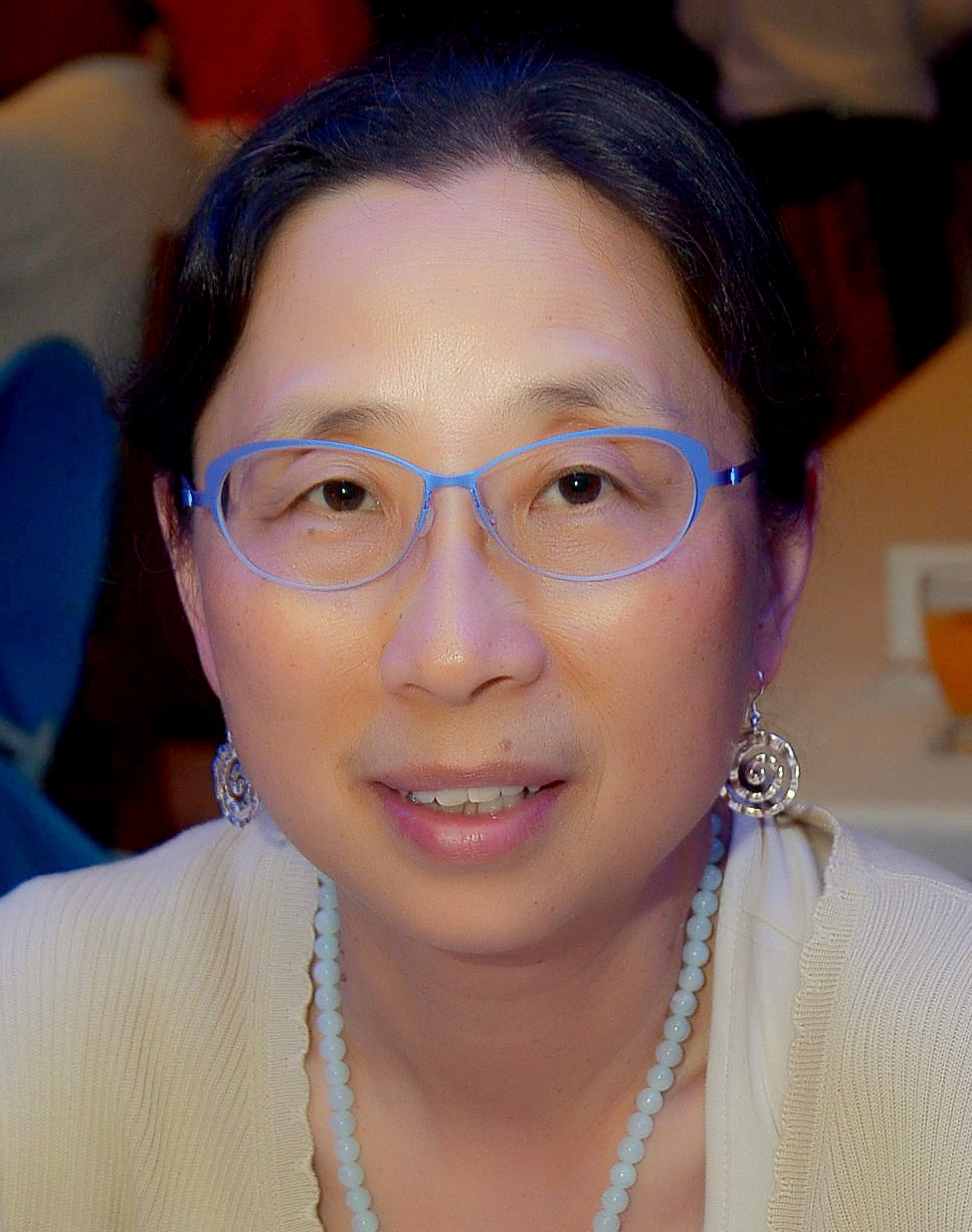 Rong Wang 90x114.jpg Rong Wang 90x114.jpg
